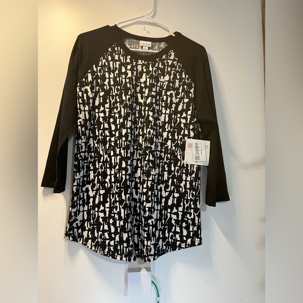 LuLaRoe Black and White Abstract Long Sleeve Top